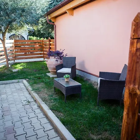 Κατάλυμα σε φάρμα La Serrata